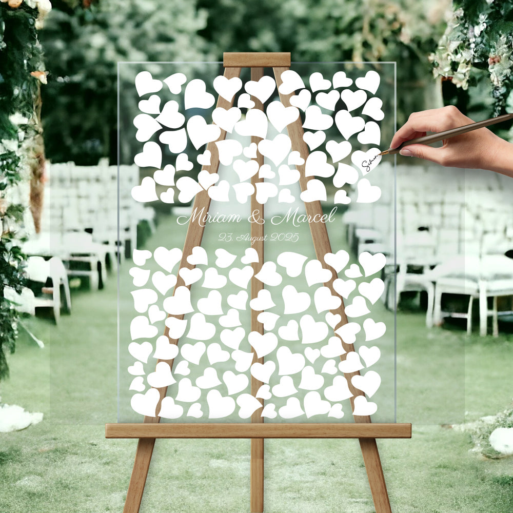 Fein Herzform personalisiert – luxuriöser Blickfang für moderne Hochzeiten.