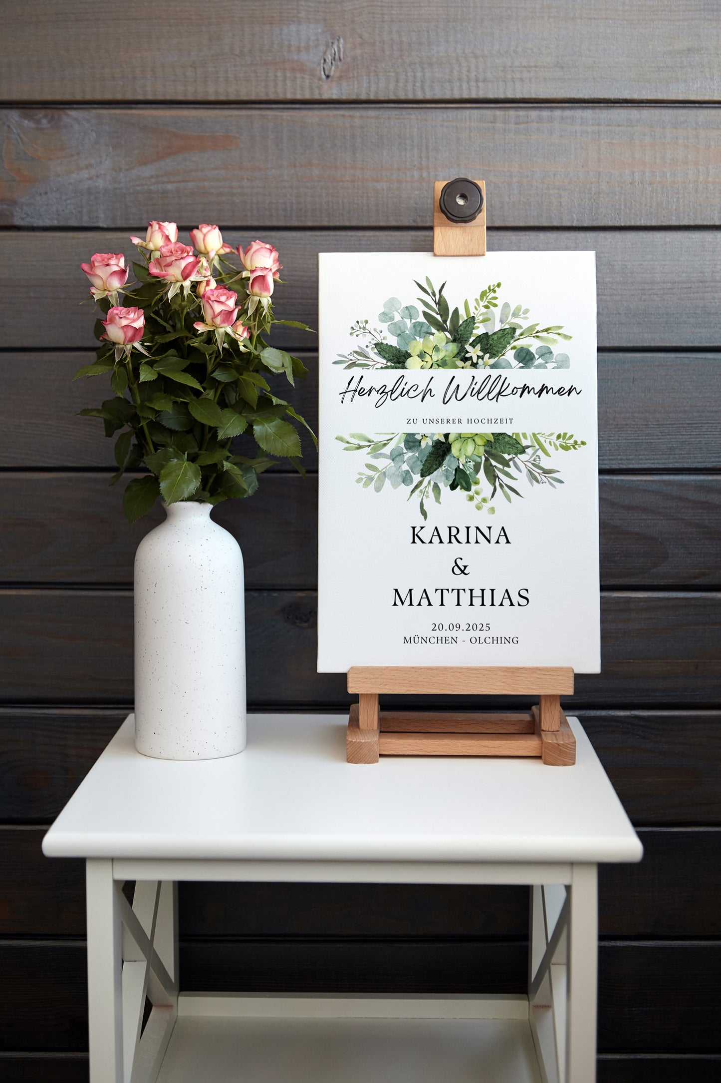 Perfektes Papier und Leinwandbilder als Willkommensschild mit Eukalyptus Rose.